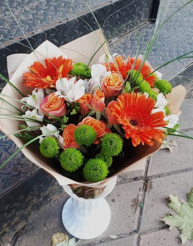 Букет цветов из: Герберы, Хризантемы, Альстромерии и Розы в Ревде Мурманской области