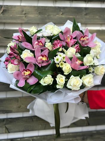 Букет цветов из: Розы и Хризантемы в Ревде Мурманской области