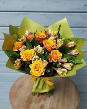 Букет цветов из:  Альстромерии и Розы в Ревде Мурманской области