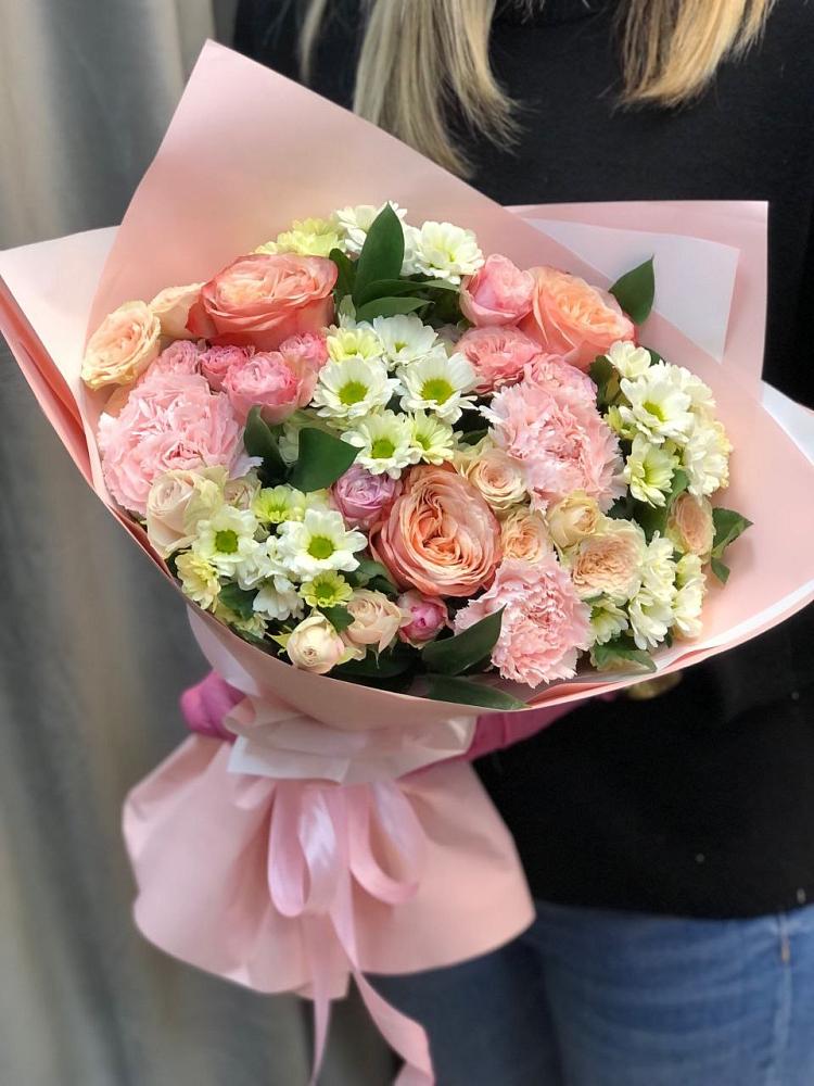 Букет цветов из: Гвоздики, Розы и Хризантемы в Ревде Мурманской области