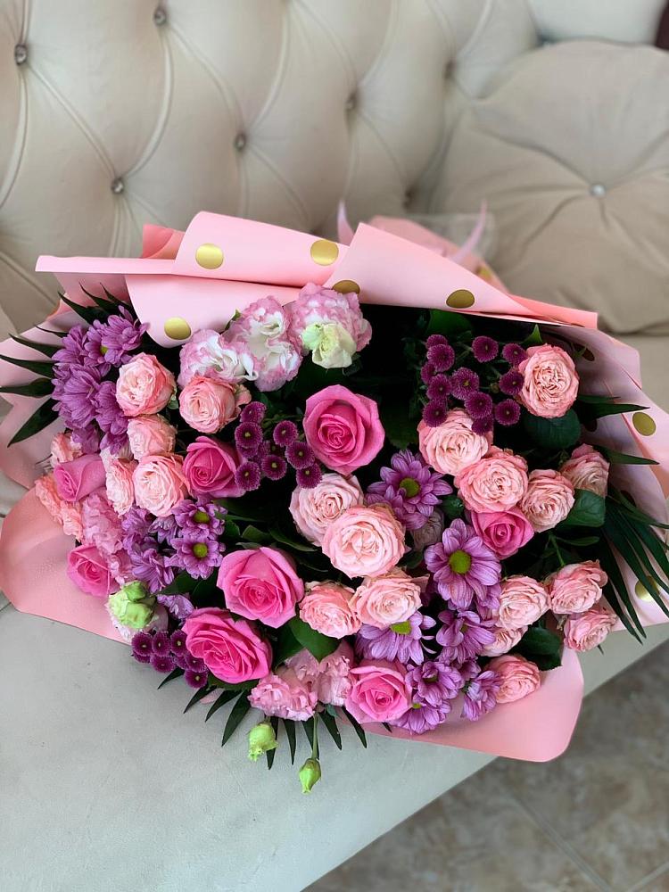 Букет цветов из: Хризантемы, Розы и Лизиантусы в Ревде Мурманской области