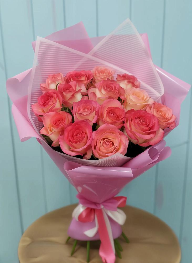 Букет 15 Розовых роз Равель в Ревде Мурманской области