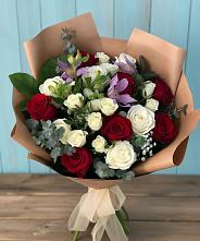 Букет цветов из:  Розы и Альстромерии в Ревде Мурманской области
