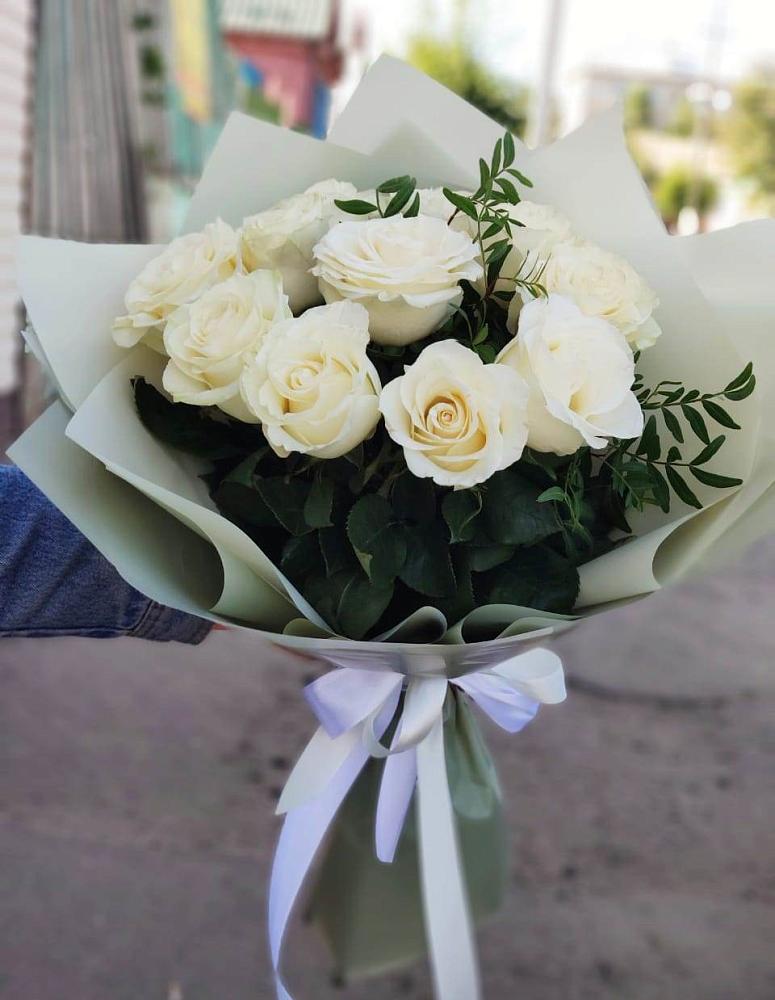 Букет Белые розы Проуд в Ревде Мурманской области