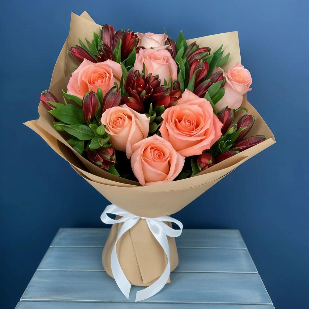 Букет цветов из: Розы и Альстромерии в Ревде Мурманской области