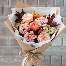 Букет цветов из:  Гвоздики, Хризантемы и Розы в Ревде Мурманской области