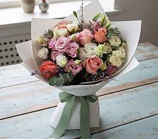 Букет цветов из:  Розы, Лизиантусы и Гвоздики в Ревде Мурманской области