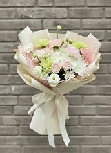 Букет цветов из:  Гвоздики, Розы, Лизиантусы и Хризантемы в Ревде Мурманской области
