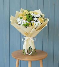 Букет цветов из:  Хризантемы и Розы в Ревде Мурманской области