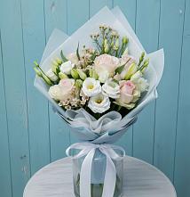 Букет цветов из:  Розы и Лизиантусы в Ревде Мурманской области