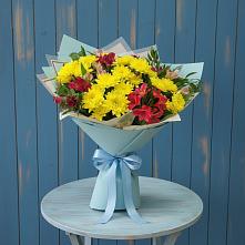 Букет цветов из:  Альстромерии и Хризантемы в Ревде Мурманской области