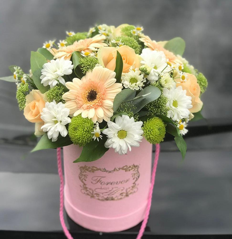 Цветочная композиция из Розы, Герберы и Хризантемы в шляпной коробке в Ревде Мурманской области