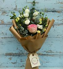 Букет цветов из:  Розы и Лизиантусы в Ревде Мурманской области