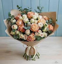 Букет цветов из:  Альстромерии и Розы в Ревде Мурманской области