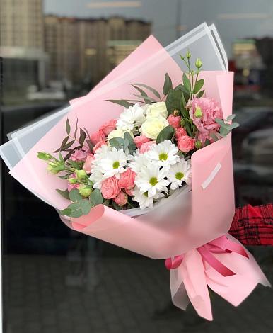 Букет цветов из: Розы, Лизиантусы и Хризантемы в Ревде Мурманской области