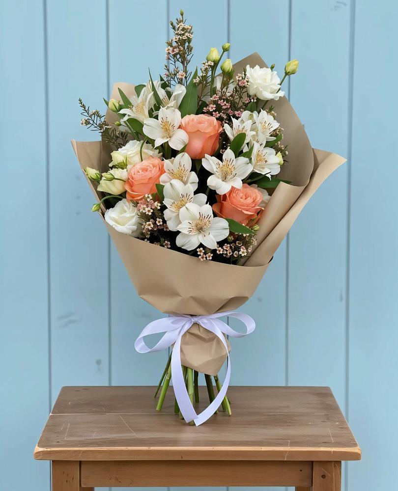 Букет цветов из: Альстромерии, Лизиантусы, Розы и Хризантемы в Ревде Мурманской области