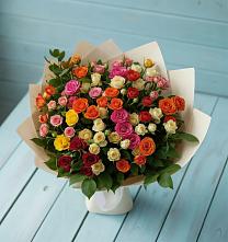 Букет Микс из разноцветных кустовых роз в Ревде Мурманской области