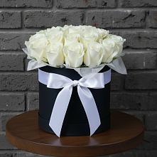 Цветочная композиция из Розы в шляпной коробке в Ревде Мурманской области